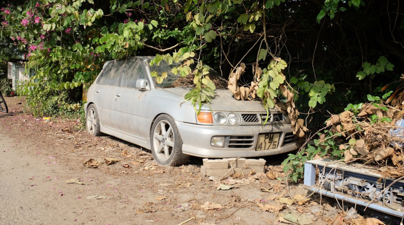 Illustration for article titled The Cars I Found Abandoned And Junked In Hong Kong Will Blow Your Mind